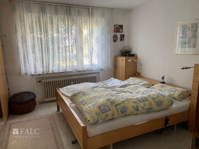 Garten-Wohnung im Reihen Endhaus, helle 3,5 Zimmer, Terrasse + Garage + Platz – Schlafen in 2023