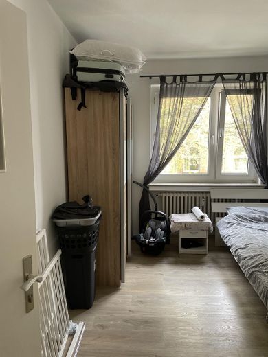 Helle 2 Zimmer Wohnung – Schlafzimmer