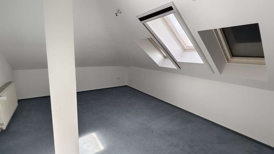Bröckel - großes Familienhaus mit hohem Freizeitwert, Vollkeller und Garage – DG - Zimmer 2