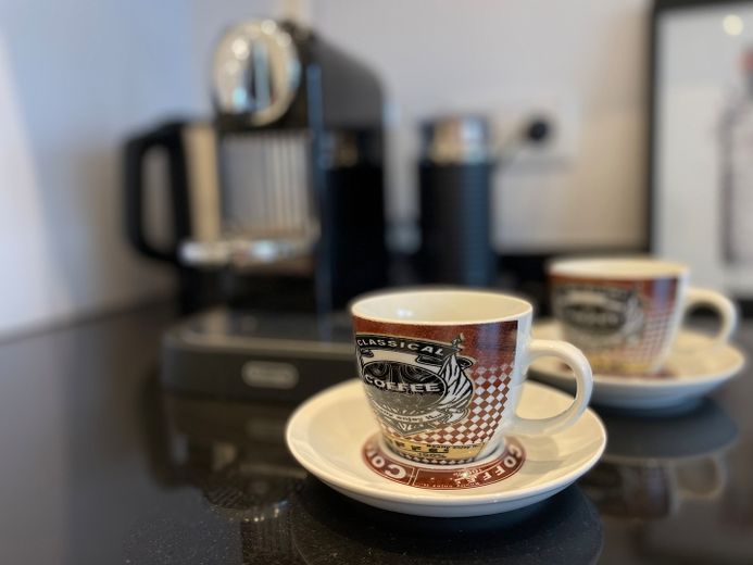 Möblierte Büroflächen – Kaffeemaschine inkl.
