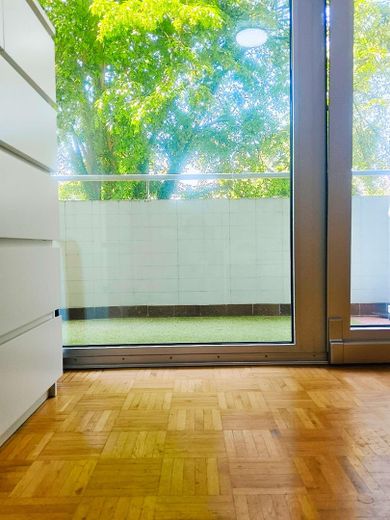 Provisionsfrei! Top Preis-Leistungs-Verhältnis (82 m²): 3 Zimmer, Balkon & TG-Platz in Horrem – Schlafzimmer2