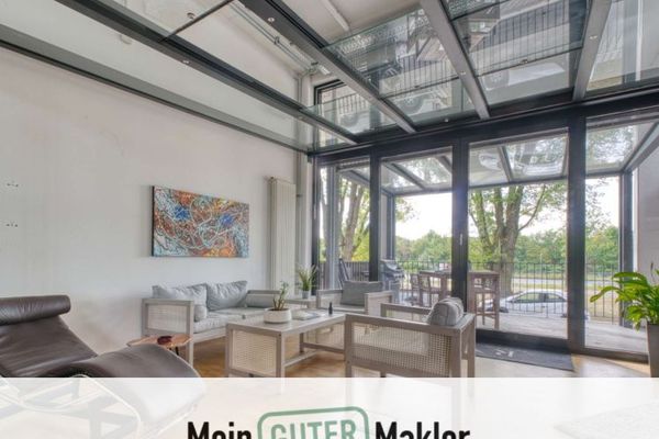 Loft 8: vermietete Gewerbefläche im EG mit Terrasse, ca. 195 m², 2 Stellplätze