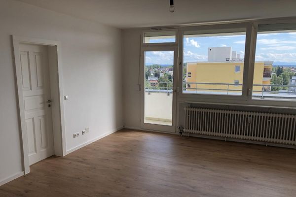De particular - piso renovado de 3 habitaciones con balcón orientado al sur y vistas a las montañas
