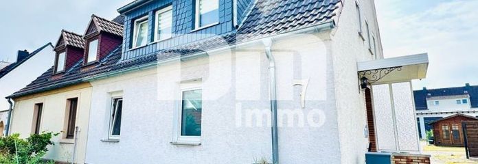 Modernisierte Doppelhaushälfte mit großem Grundstück und vielen Extras