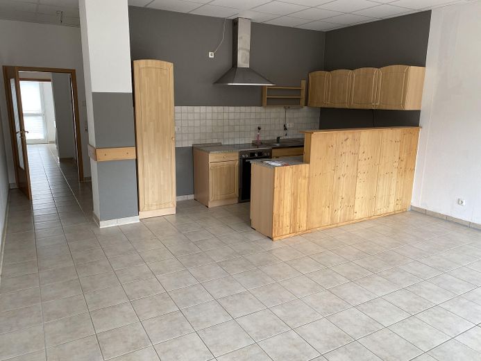 Großzügige, gepflegte 2 -Zimmer Wohnung mit großer Terrasse in Hofheim OT Wildsachsen – offene Küche