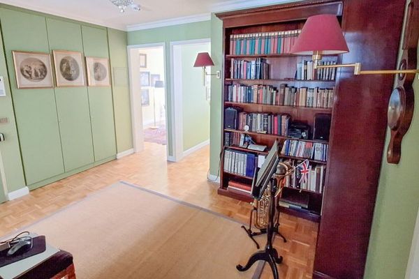 Calme et lumineux au cœur de Munich : appartement avec loggia ouest et parking souterrain