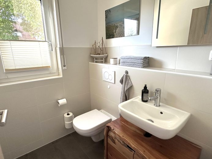 Neuw. Wohntraum mit Wellnessgarten in ruhiger Lage - Nahe A94 – EG Gäste-WC