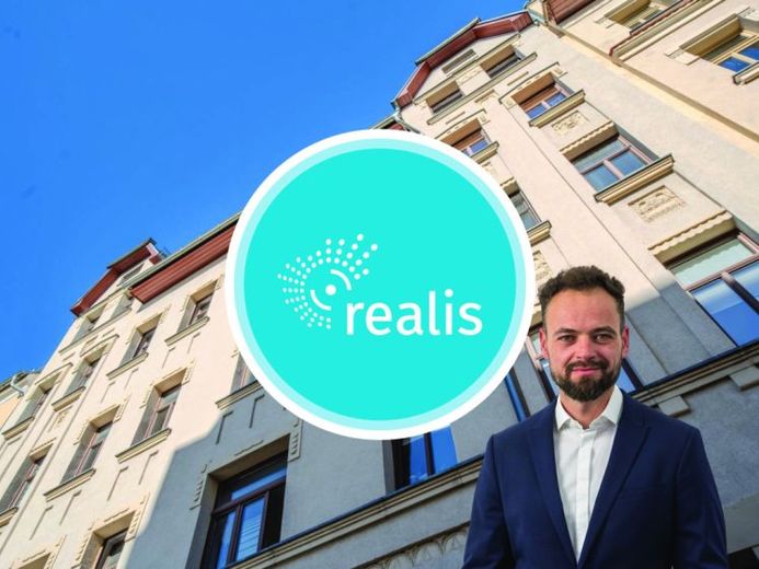PERLA D’EPOCA NEL QUARTIERE LUTHER: Affascinante appartamento vincolato con cucina componibile in posizione centrale – Foto 1
