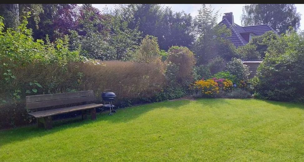 Charmante 3-Zi.- Maisonettewhg, TG-Stellplatz ,Garten, Balkon in grüner Lage von Hamburg Meiendorg – Garten / Grundstück