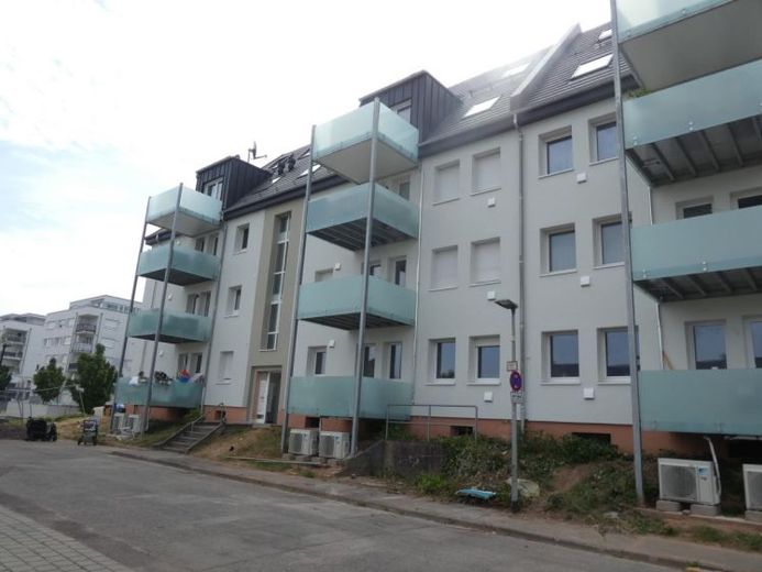 Trier-Feyen nowoczesne mieszkanie dwupoziomowe z charakterem, nowoczesną techniką grzewczą oraz wspaniałym dalekim widokiem – Foto 1