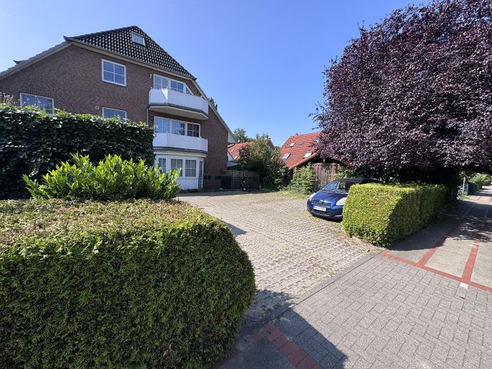 Lichtdurchflutete 2,5-Zimmer-Maisonette, Terrasse und Garten – frisch renoviert & sofort beziehbar – Einfahrt und Parkplatz