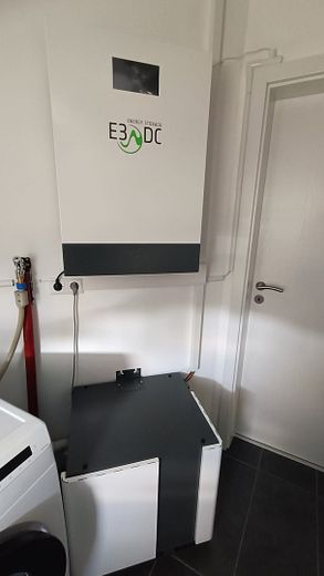 Provisionsfreies Einfamilienhaus (Baujahr 2024) mit PV-Anlage – Option auf 1,87% Kreditübernahme – Energiespeichersystem+Batterie