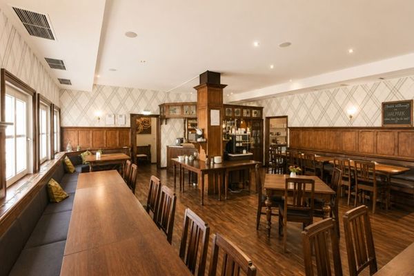 Lokal gastronomiczny jako lokal użytkowy w hotelu w Schwetzingen – 6,3% rentowności i zabezpieczone przychody z dzierżawy!
