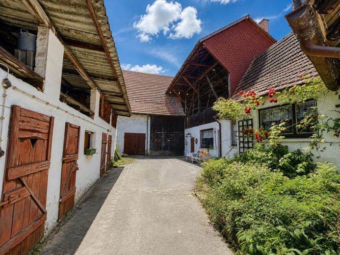 Ruhig wohnen im Zentrum von Walldorf: Baugrundstück für Ein- oder Zweifamilienhaus mit Garten – Foto 1