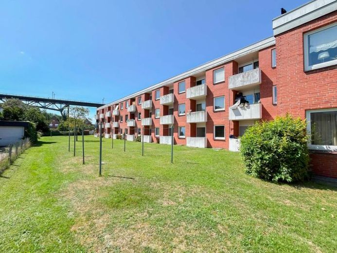 Edificio plurifamiliare ben tenuto con 43 unità abitative e interessante potenziale di rendimento – Foto 1
