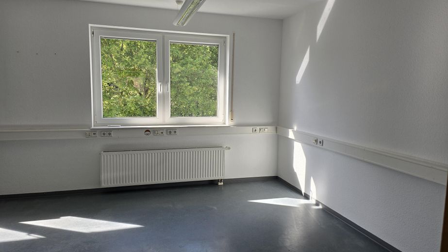 انتباه للحرفيين والشركات الناشئة - قاعة ومكتب - شاركوا في تشكيلهما الآن، 8-14€/م² – Büro - vor Renovierung
