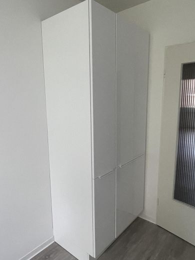 Top Lage in Heerdt - Top Wohnung - sehr gut geschnittene 4-Zimmer Wohnung - neue Küche – Küche Bild 2 