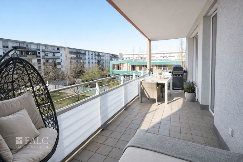 2-Zimmer-Wohnung mit 14 m² Balkon und TG-Stellplatz in Trudering – Loggia