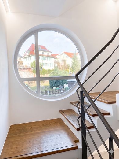 Meersburg, helle Büro-/Praxisflächen – Aufgang