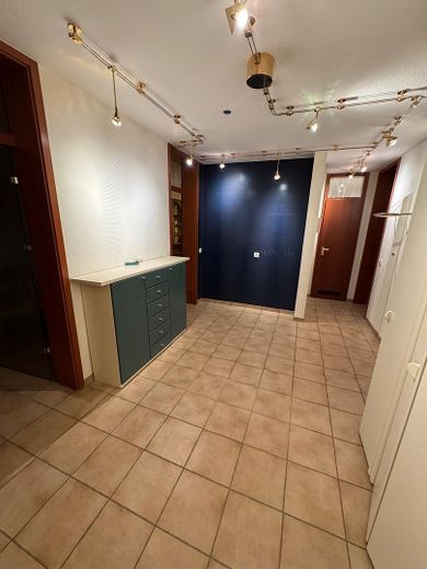 Attraktive 3-Zimmer-Erdgeschosswohnung mit Loggia, Garage und Blick ins Grüne – sofort bezugsbereit – Foto 4