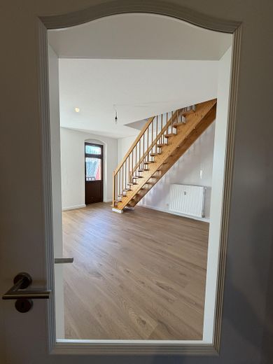 Blick aus Flur ins WoZi