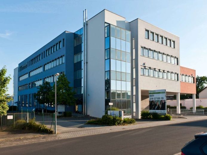 143 m² de bureaux de qualité à louer sans commission à Heusenstamm – Photo 1
