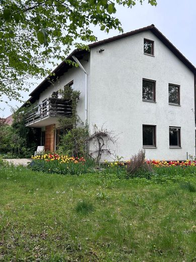 Krailling'de güzel, komisyonsuz yarı müstakil ev – Haus mit Terrasse
