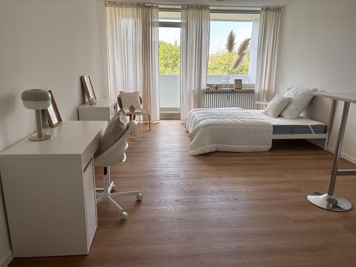 Möblierte 1-Zimmer-Wohnung mit großem Balkon und Blick ins Grüne in Liederbach – Foto 1