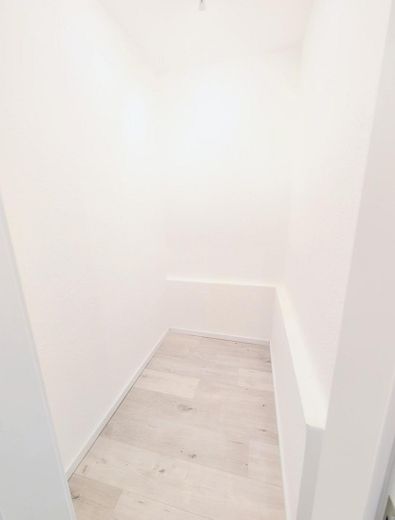 NO COMMISSION | Move in immediately | PANORAMIC VIEW | First occupancy after complete renovation | barrier-free – Abstellraum