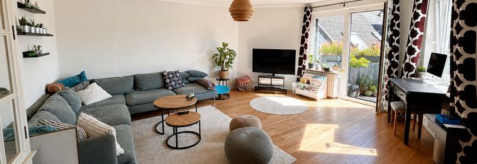 **Anfragestop** Lichtdurchflutete 3-Zimmerwohnung mit Balkon und Tiefgaragenstellplatz – Wohnbereich