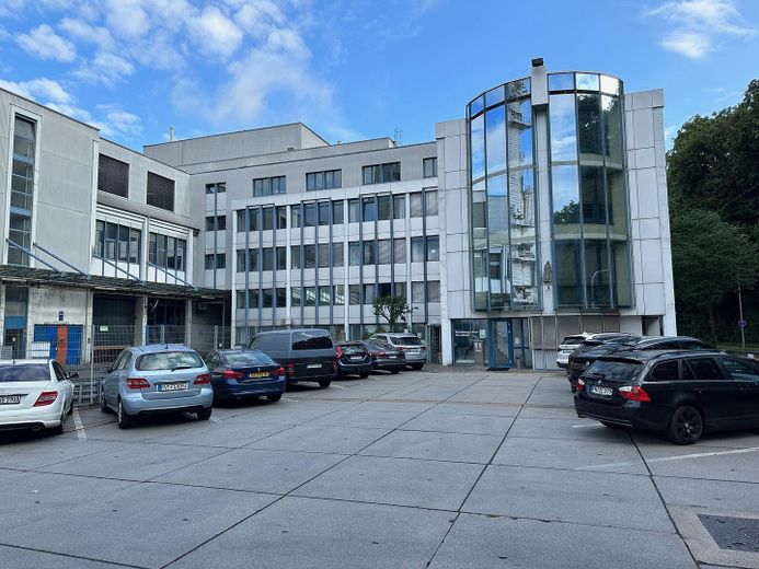 Centrum Lekarskie i Zdrowotne „Altes Schmelzwerk” – powierzchnie gabinetowe we Friedrichshafen – Gesundheitszentrum