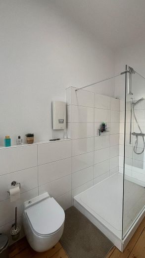 Charmante 1-Zimmer-Altbauwohnung direkt am Kurpark in Bad Oeynhausen – Badezimmer