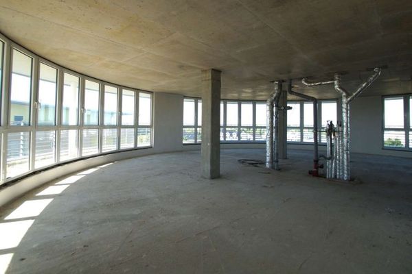 Individuell gestaltbare Bürofläche am Flughafen: Mit Balkon und viel Tageslicht