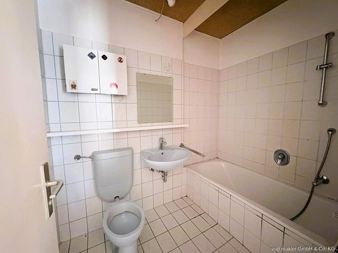 Vielseitiges Immobilienensemble mit zwei Gebäuden, Gewerbefläche und großem Entwicklungspotenzial in Lichtenberg – VUB0002148-7