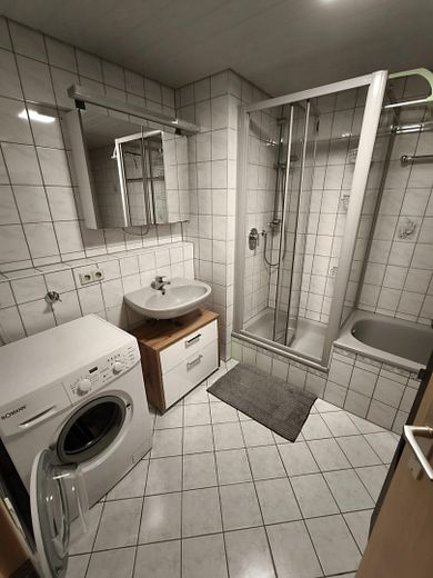 Gemütliche 3,5 Zimmerwohnung – Badezimmer