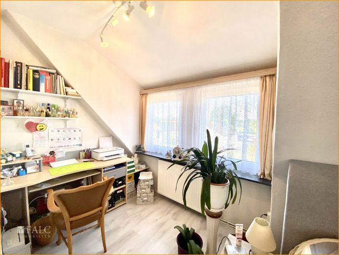 Die eigenen vier Wände - Ihr Traum wird wahr – Büroecke im Schlafzimmer