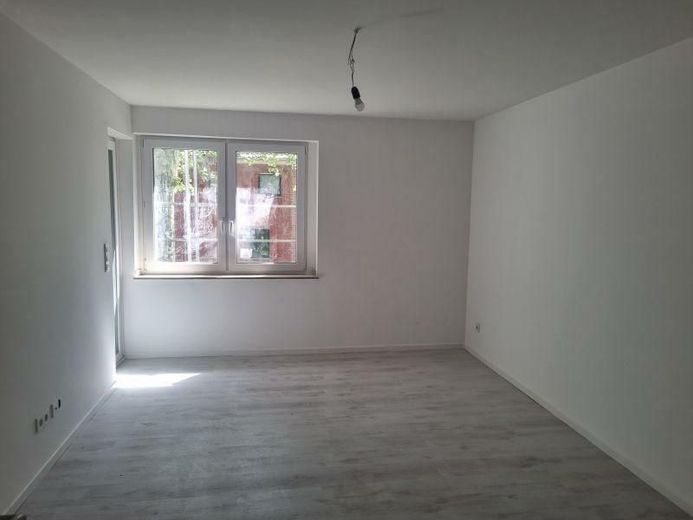 Kernsaniertes 6-Familienhaus mit Wärmepumpe, Garagen und Energieklasse A – Beispiel Wohnung Raum