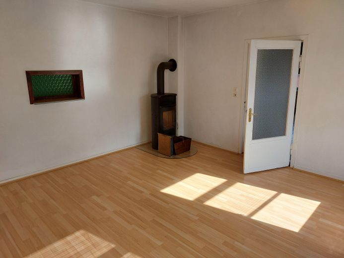 Жилой дом с бывшим трактиром – Zimmer mi Kaminofen OG