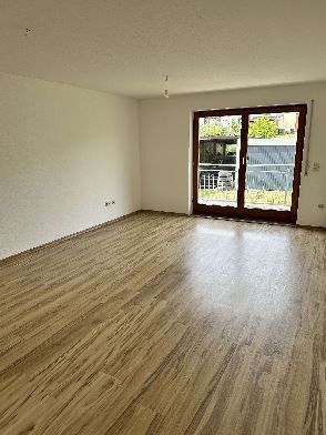 *Accogliente casa per single o coppie con balcone soleggiato e posto auto coperto a Horb-Betra* – Wohnzimmer