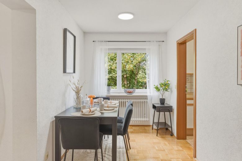 Sofort bezugsfrei: Helle 2,5-Zimmer-Wohnung in Ulm-Wiblingen – Essbereich