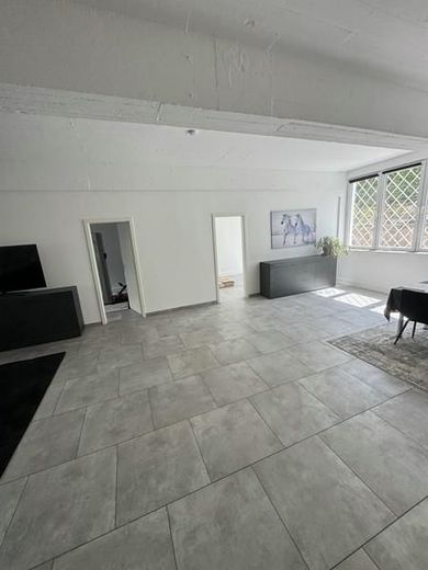 APPARTAMENTO CON TERRAZZA - Invidia degli amici - incluso gratuitamente - REALE e MODERNO - particolare e vicino al confine! – 13 beides SZi Eingänge