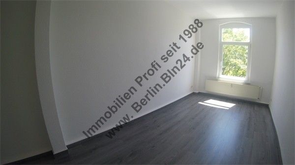 Mietwohnung günstiges Dachgeschoß -- 2er WG - ZweitBezug SüdBalkon – G0030155