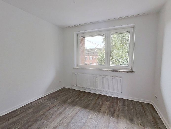 Kuschelzeit im neuen Heim – der erste Monat geht auf unser Konto: Gut geschnittene 4-Zimmer-Wohnung mit BALKON und EBK – Schlafzimmer II