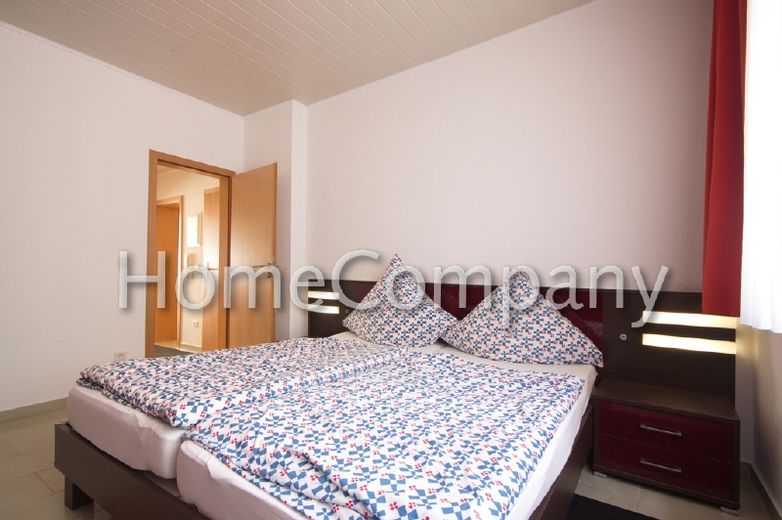 شقة مفروشة بشكل جميل جدًا مع شرفة في مبنى سكني متعدد العائلات بحالة جيدة، شمال الـ CIty – ab9212ae53860ae6935dc3a4df7cc2770298e3d9.jpg