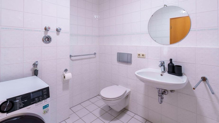 Renoviert & möbliert: Wohnung mit Balkon in Gersthofen - Wohnen auf Zeit – Foto 8