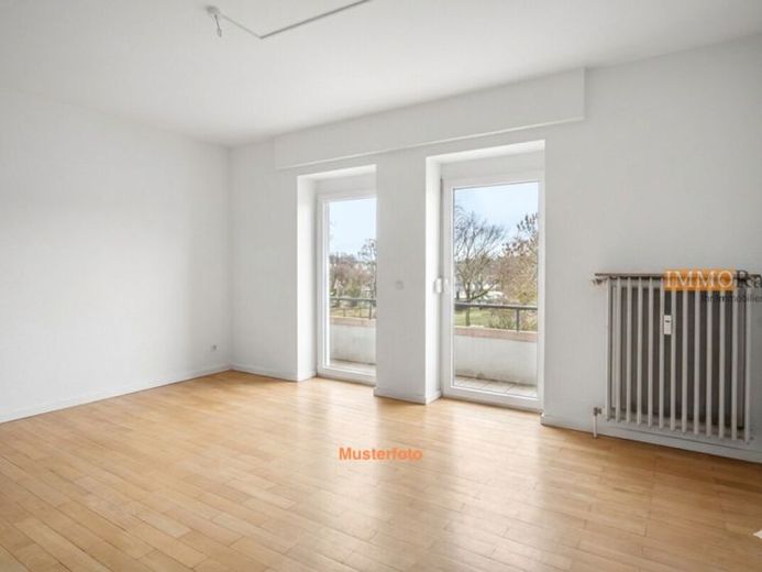 IMMORath.de - Bezugsfreie 4-Zimmer-Wohnung mit TG-Stellplatz – Foto 1