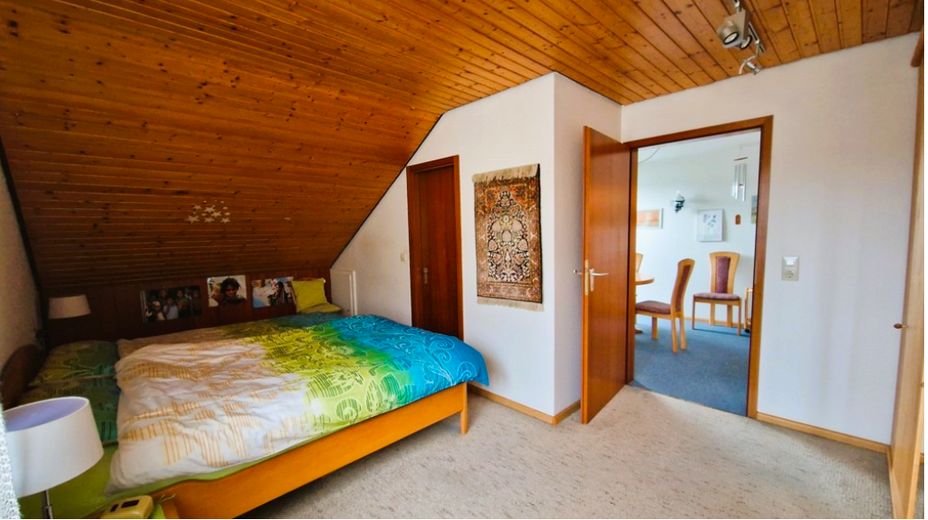 4,5-Zimmer-Dachgeschosswohnung – Foto 3