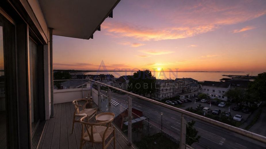 Premium-Penthouse mit fantastischem Meerblick, großer Dachterrasse und exklusiver Designausstattung – Sonnenuntergang