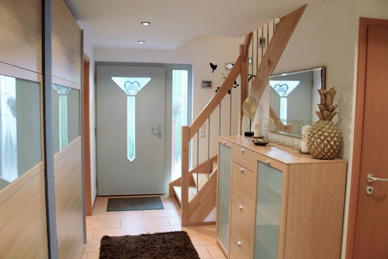 Commission-free detached house on the outskirts with a dream garden! – Flur EG
