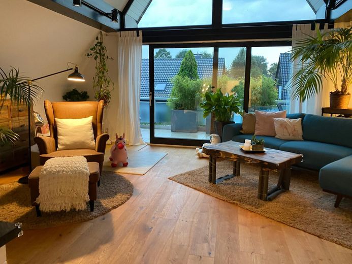 Wohnzimmer mit Kamin